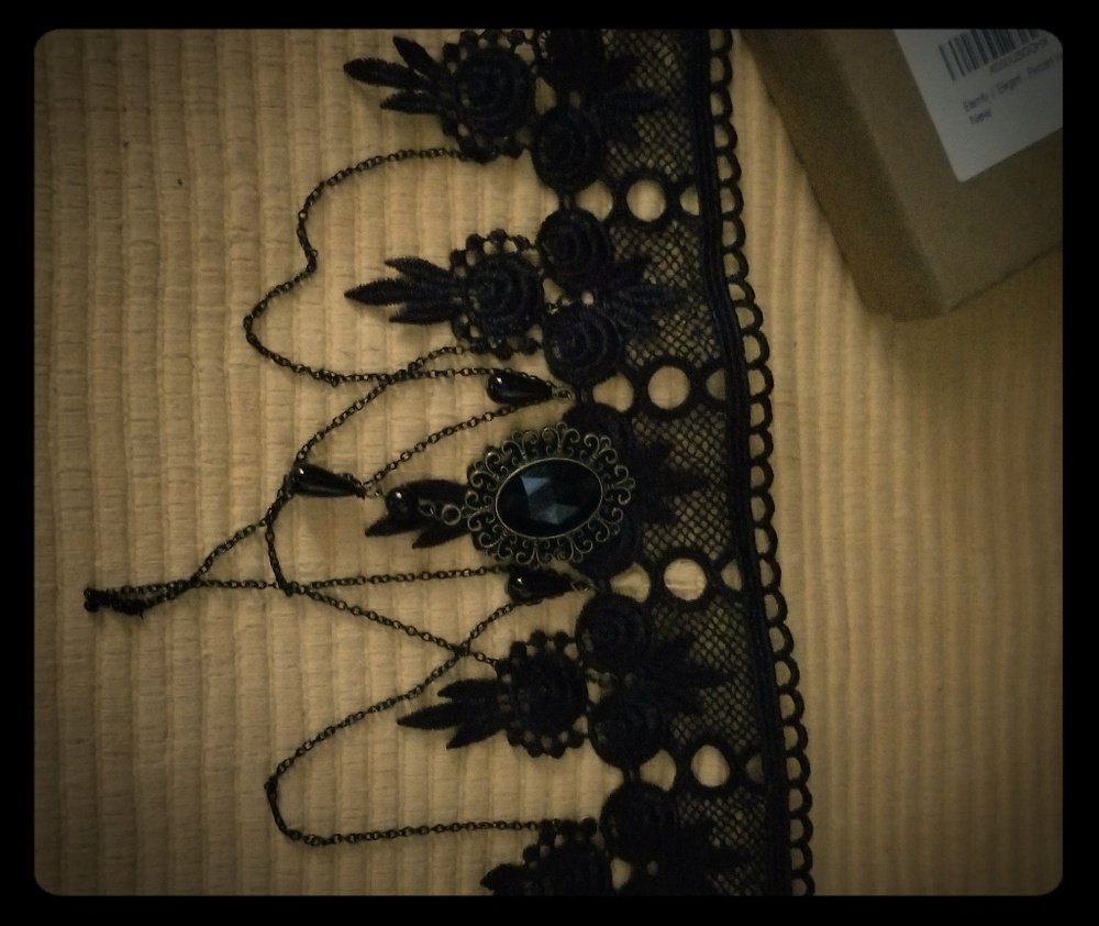 Gothic style choker